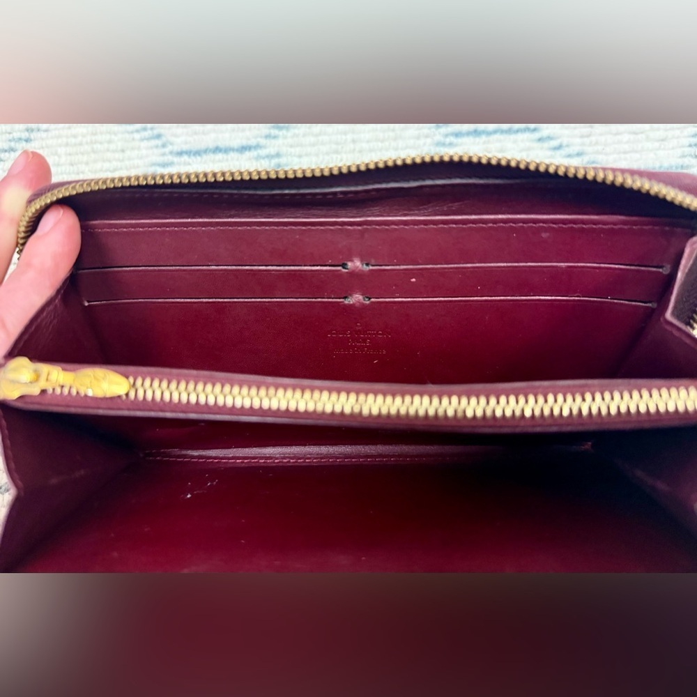 LOUIS VUITTON Classic Monogram Burgundy Vernis Patent Leather Zippy Chic Wallet - Picture 12 of 16